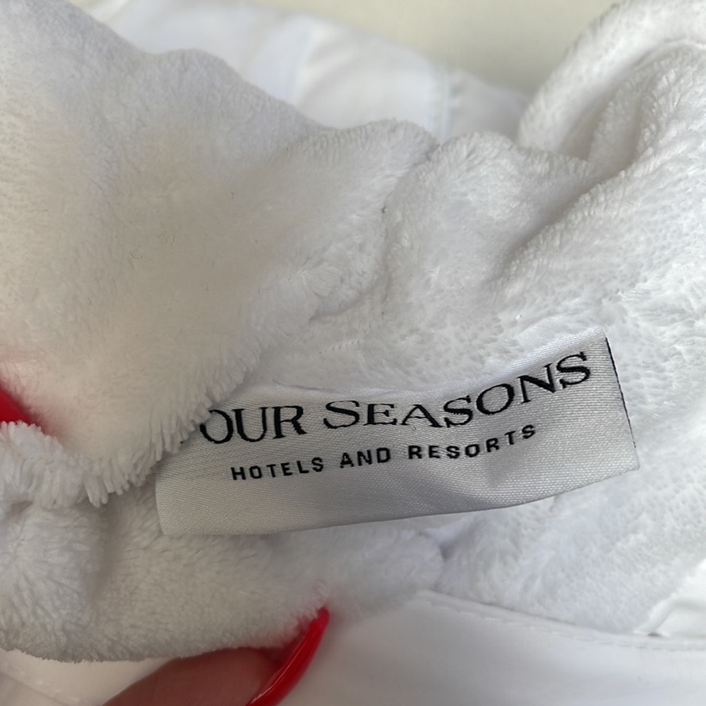 Four Seasons Children’s Robe - Picture 2 of 3